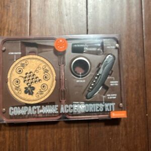 Berkshire Compact Wine Accessories Kit #BR3-60563 NWT